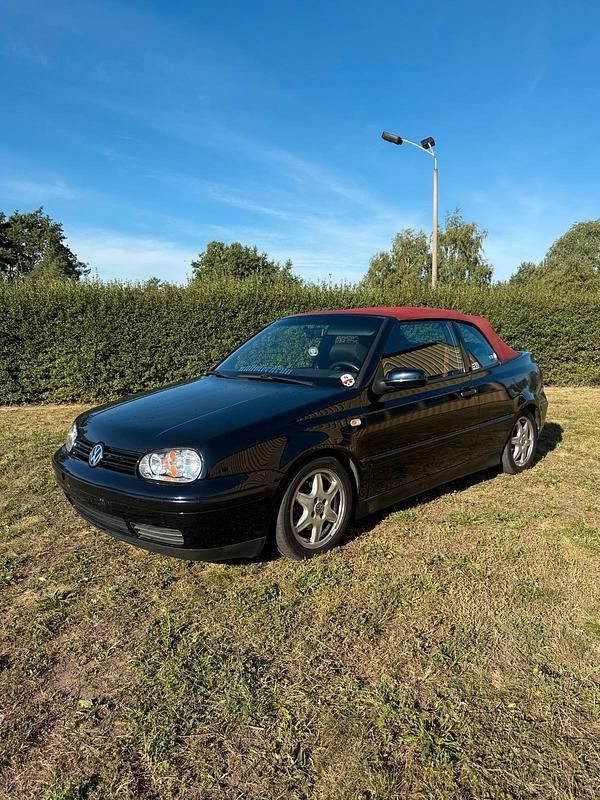 Blau Gebraucht 2002 VW Golf Cabriolet Cabrio | 3.199 € (Fairer Preis) - Bild 1/4