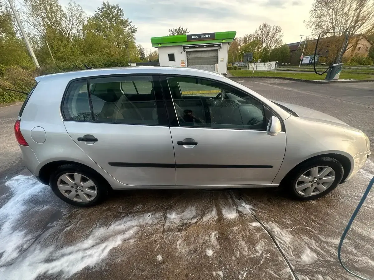 Gebraucht VW Golf V 75 PS (55 kW) 2008 Silber Kleinwagen