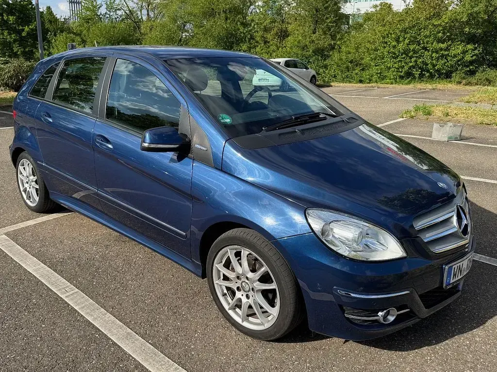 Gebraucht Mercedes B160 Sport 95 PS (69 kW) 2010 Blau Kleinwagen