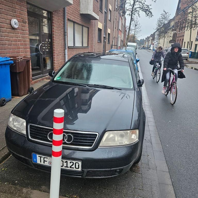 Schwarz Gebraucht 1997 Audi A6 Limousine | 1.000 € (Guter Preis) - Bild 1/4