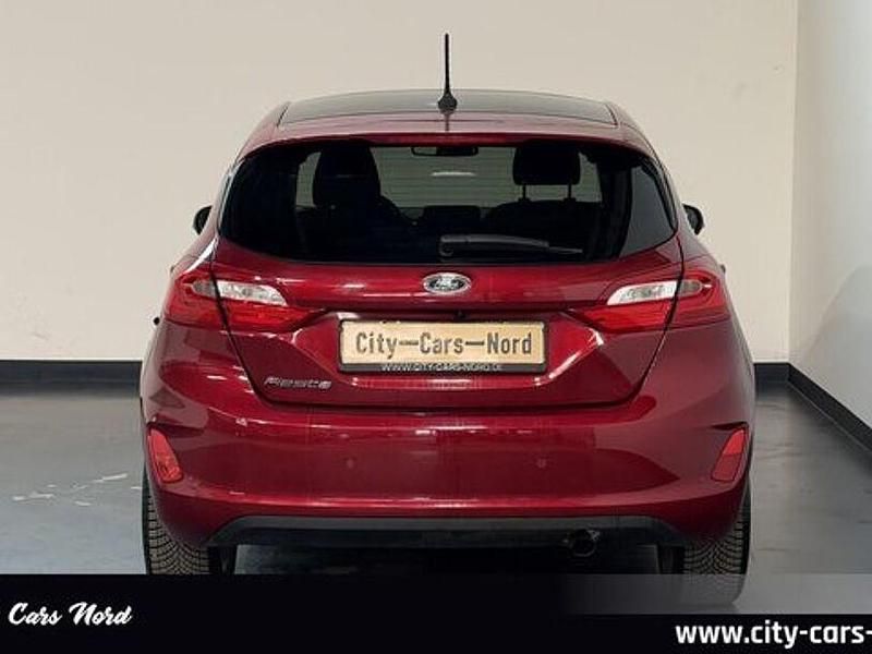 Gebraucht Ford Fiesta Titanium 101 PS (74 kW) 2017 Rot Kleinwagen