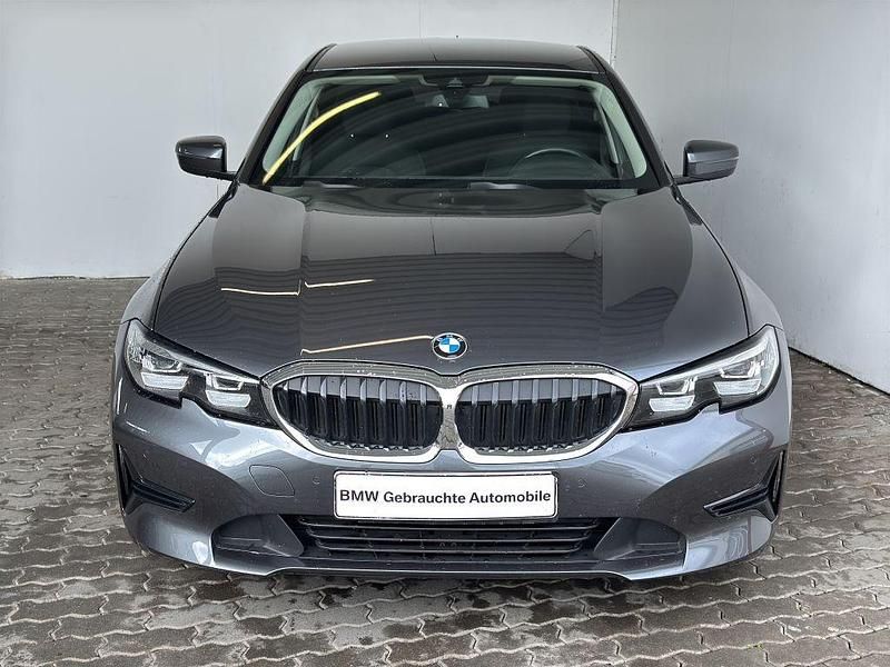 Mineralgrau met. Gebraucht 2022 BMW 320 Advantage Limousine | 28.949 € (Guter Preis) - Bild 1/4