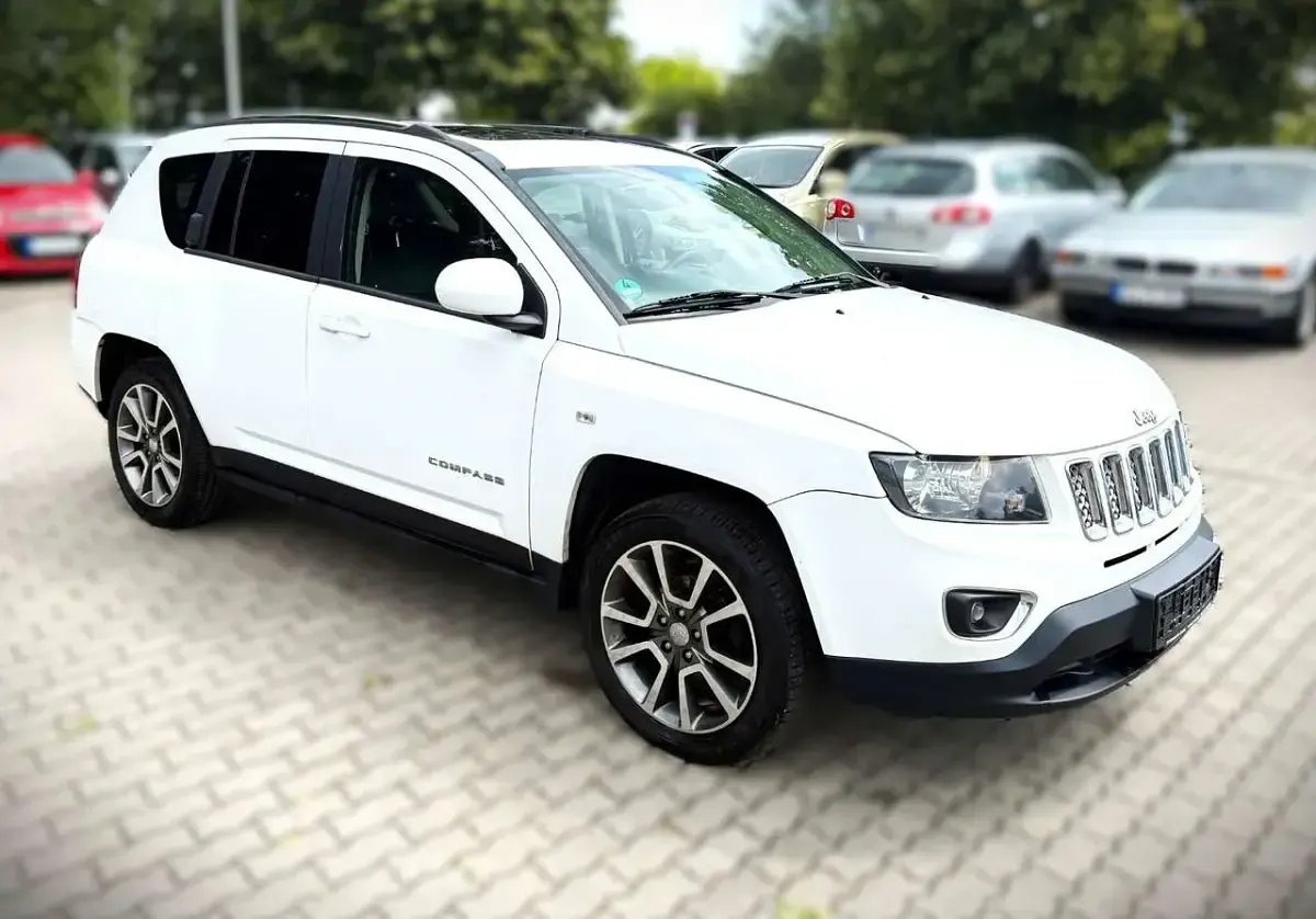 Gebraucht Jeep Compass Limited 136 PS (100 kW) 2014 Weiß SUV