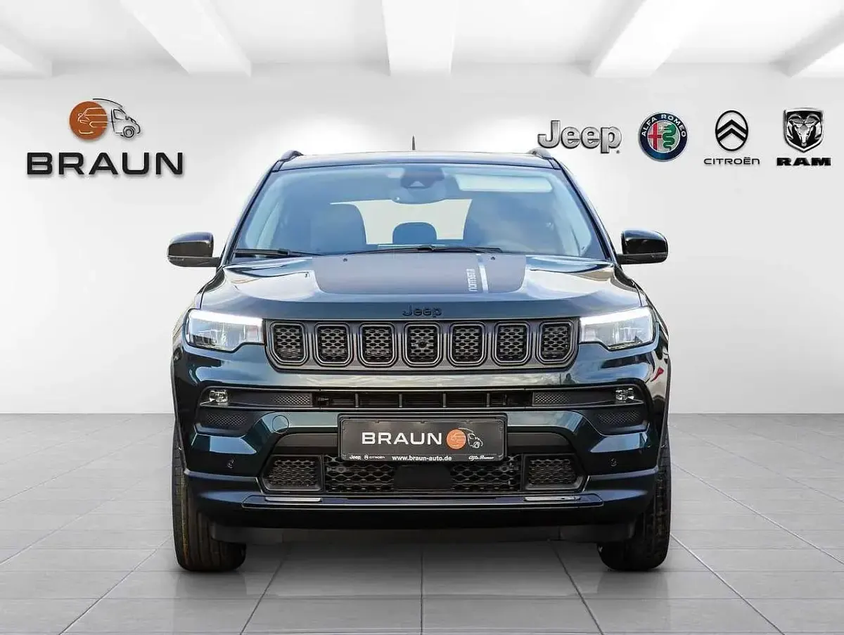 Neu Jeep Compass North 131 PS (96 kW) 2025 Techno green/dach schwarz SUV