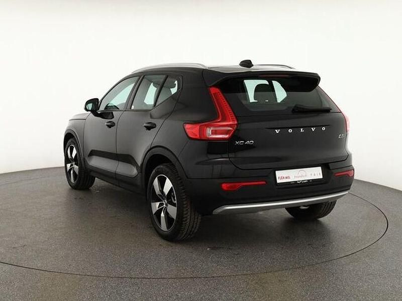 Gebraucht Volvo XC40 Momentum 150 PS (110 kW) 2019 Black solid "stone" SUV