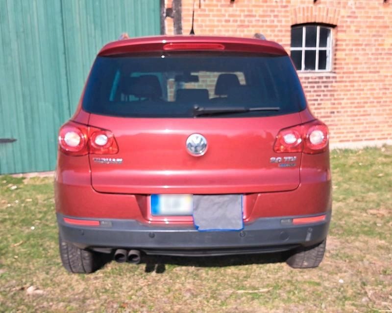 Gebraucht VW Tiguan 140 PS (102 kW) 2010 Rot SUV