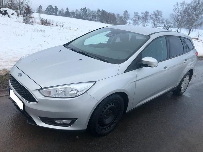 Gebraucht Ford Focus 105 PS (77 kW) 2015 Silber Kombi