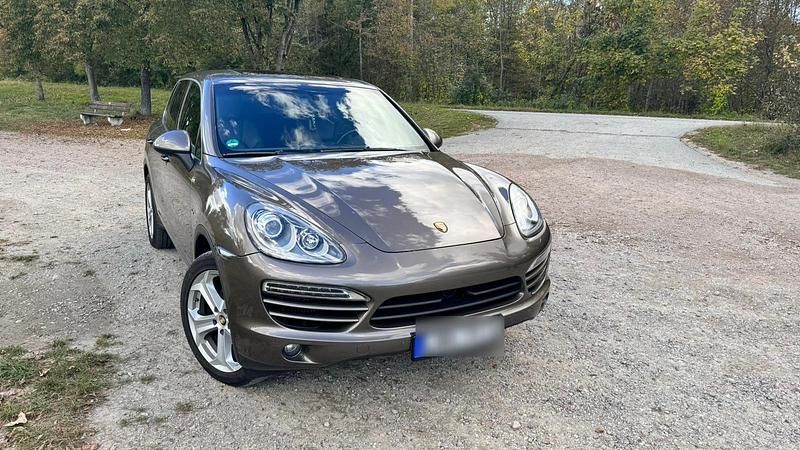 Braun Gebraucht 2012 Porsche Cayenne SUV | 23.600 € (Fairer Preis) - Bild 1/4