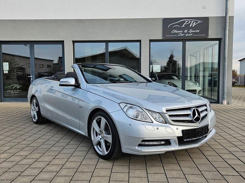 Usata Mercedes E250 Avantgarde 204 CV (150 kW) 2011 Argento Cabrio
