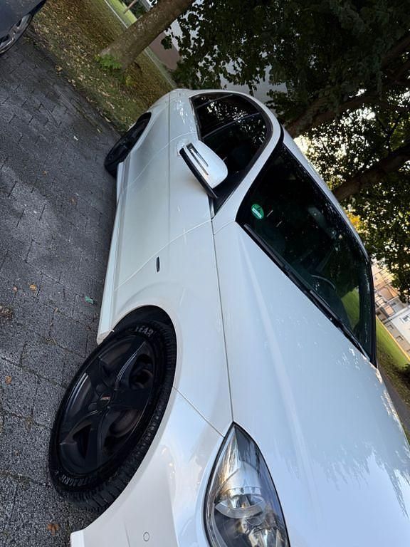 Weiß Gebraucht 2012 Mercedes C250 Limousine | 11.500 € (Teuer) - Bild 1/4