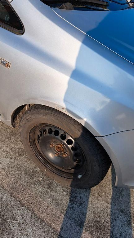 Gebraucht Opel Corsa 80 PS (58 kW) 2007 Silber Kleinwagen