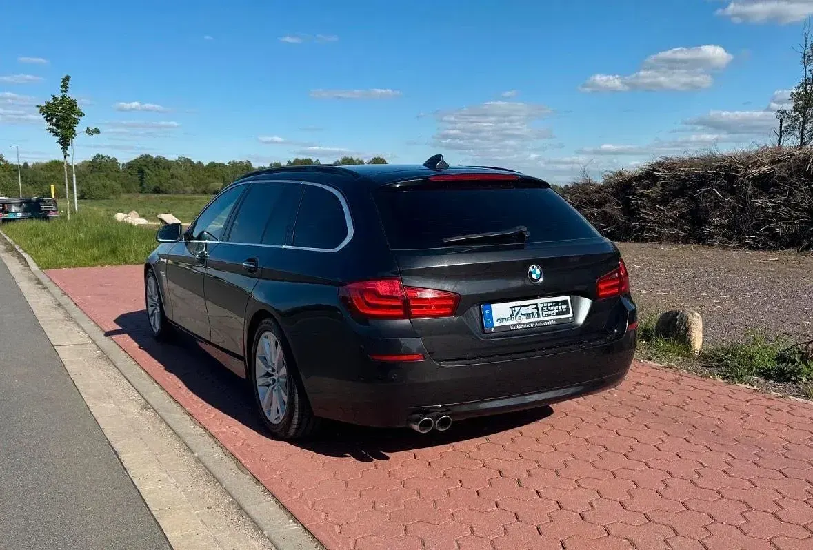 Gebraucht BMW 530 258 PS (189 kW) 2012 Schwarz Kombi
