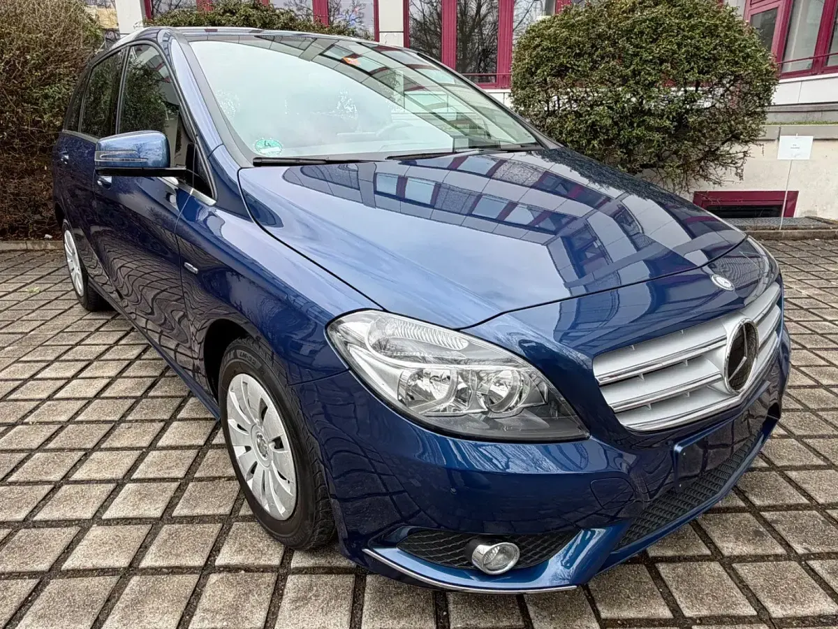 Gebraucht Mercedes B180 122 PS (89 kW) 2012 Kleinwagen