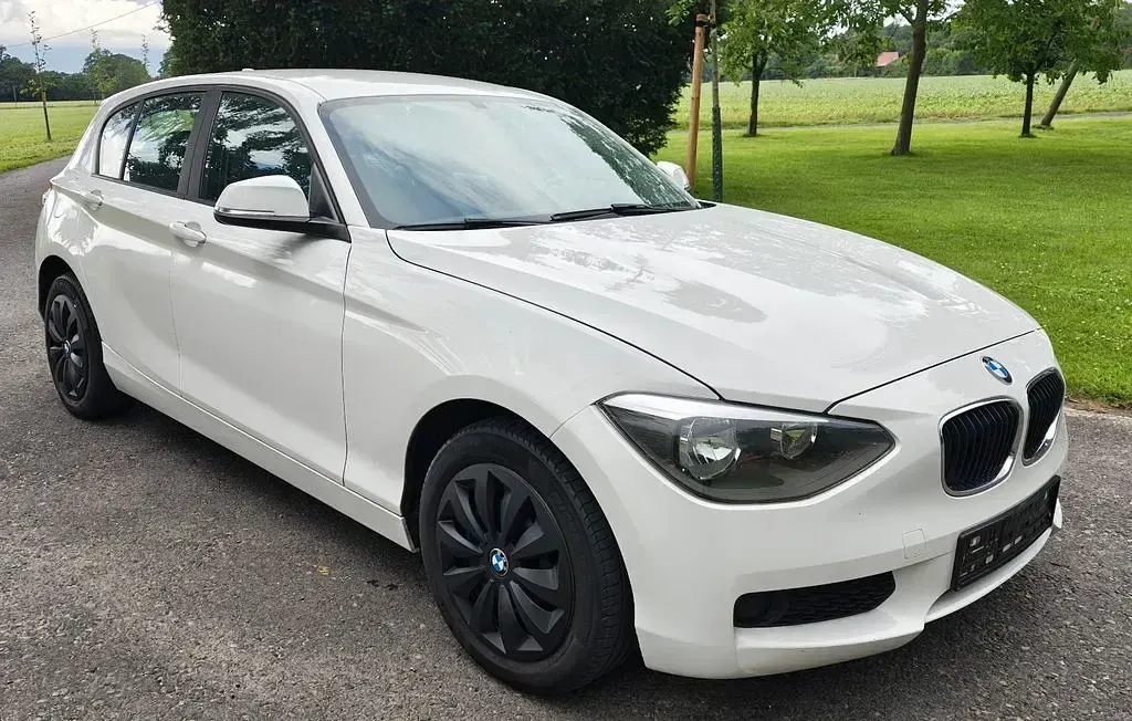 Gebraucht BMW 114 102 PS (75 kW) 2014 Weiß Kleinwagen