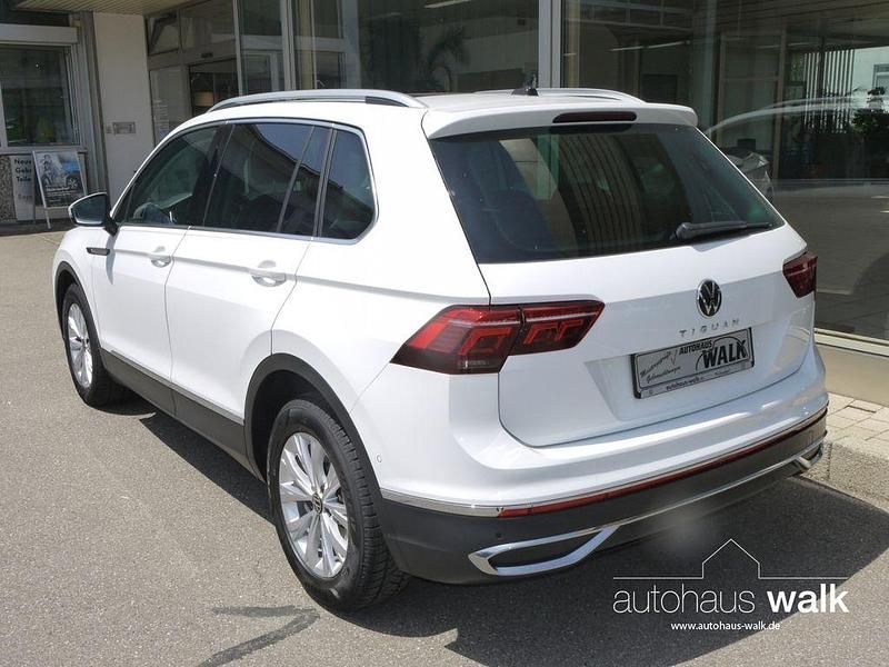 Gebraucht VW Tiguan Pro 150 PS (110 kW) 2023 Pure white SUV