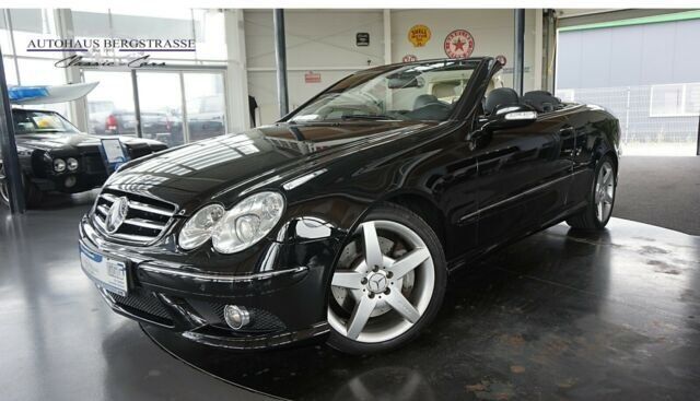 Schwarz metallic Gebraucht 2007 Mercedes CLK320 Avantgarde Cabrio | 19.800 € - Bild 1/4