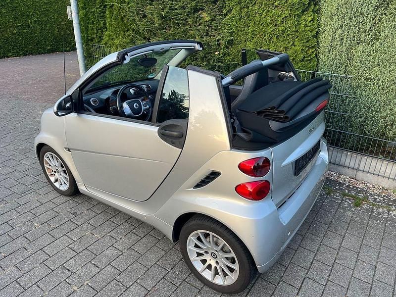 Silber Gebraucht 2011 Smart ForTwo Cabrio Passion Cabrio | 4.290 € (Guter Preis) - Bild 1/4