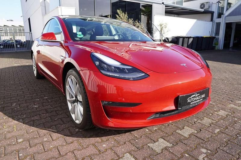 Gebraucht Tesla Model 3 Long Range AWD 350 kW (476 PS) 2019 Red multi coat Limousine