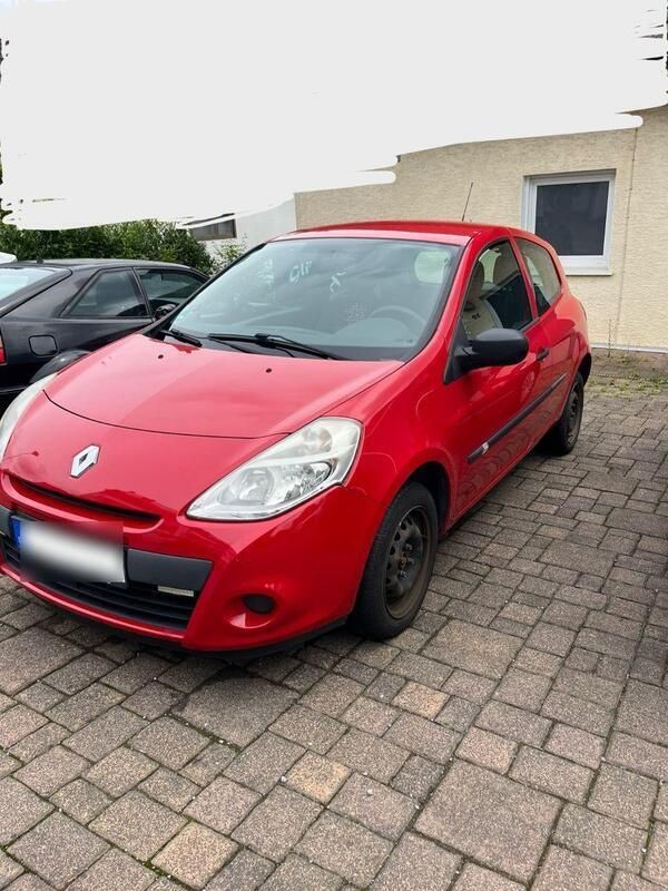 Rot Gebraucht 2012 Renault Clio III Limousine | 2.150 € (Fairer Preis) - Bild 1/4