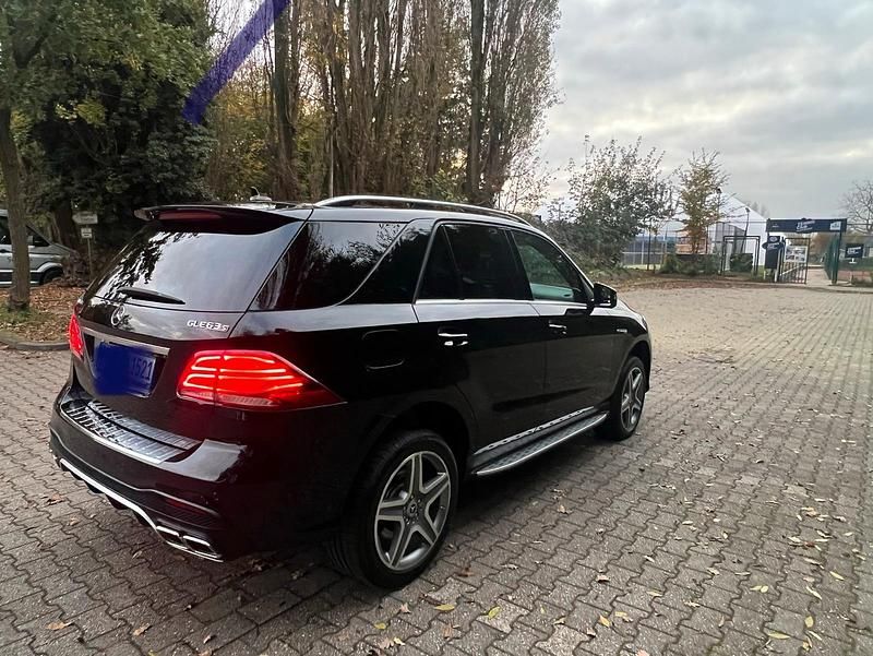 Gebraucht Mercedes GLE400 AMG line 333 PS (244 kW) 2015 Schwarz SUV