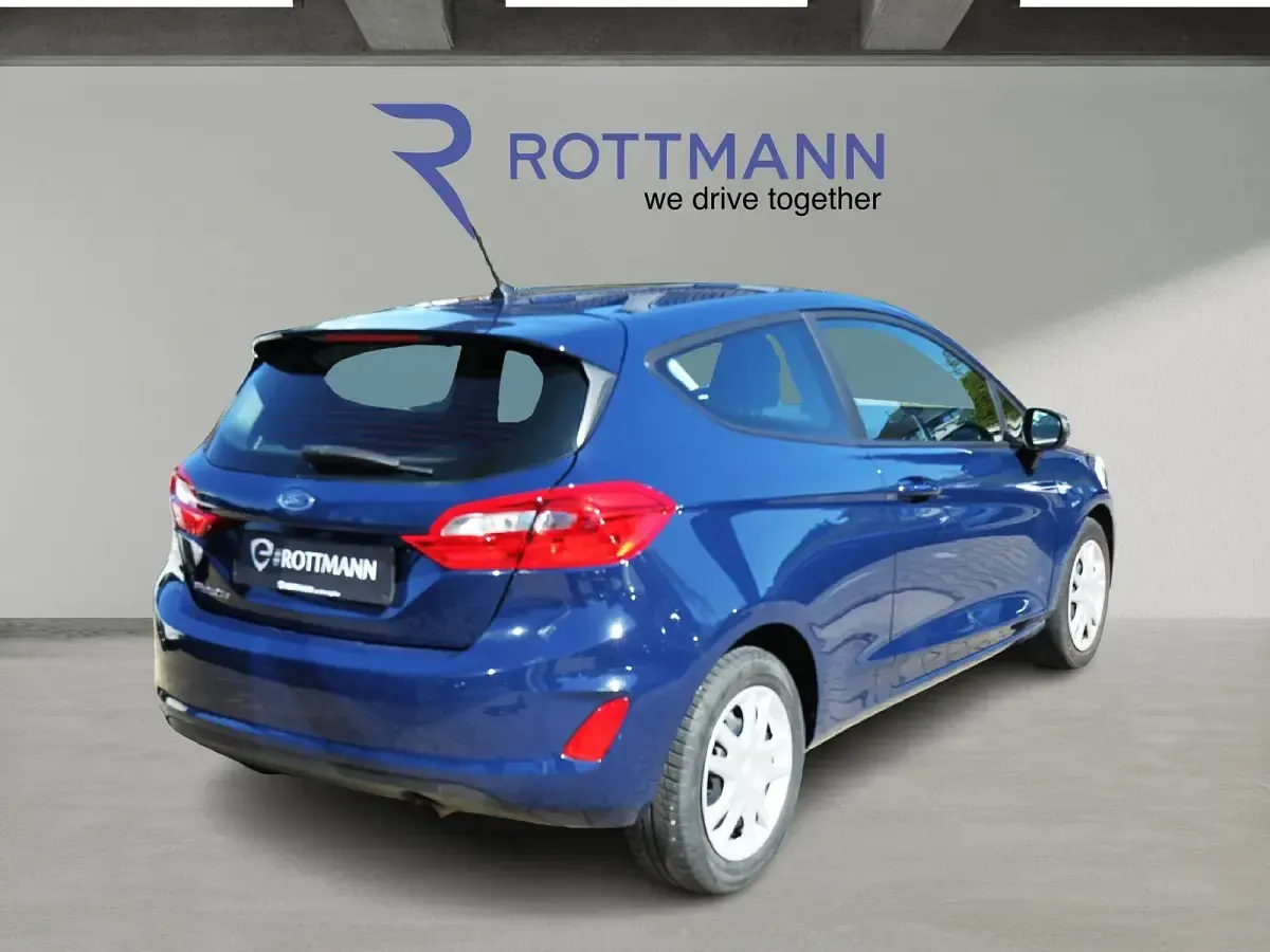 Gebraucht Ford Fiesta Trend 101 PS (74 kW) 2018 Blau Kleinwagen