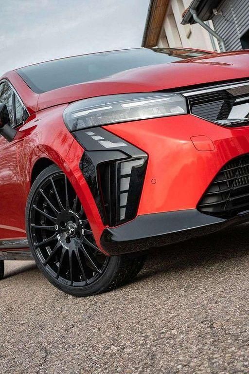 Neu Mitsubishi Colt Select 91 PS (66 kW) 2025 Rot Limousine