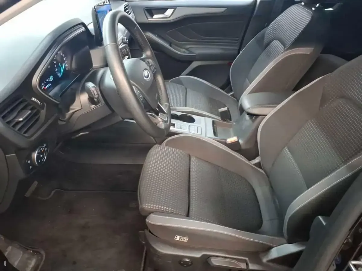 Gebraucht Ford Focus Cool & Connect 120 PS (88 kW) 2023 Schwarz Limousine