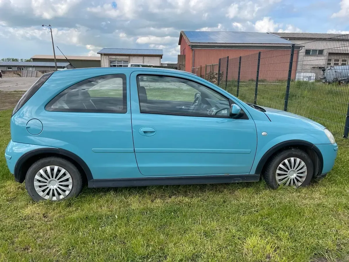 Brugt Opel Corsa 60 HK (44 kW) 2006 Blå Hatchback
