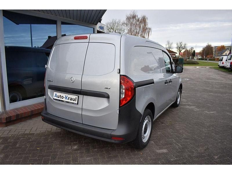 Gebraucht Mercedes Citan 110 102 PS (75 kW) 2022 Helvinisilber metallic (metallic) Van / Kleinbus
