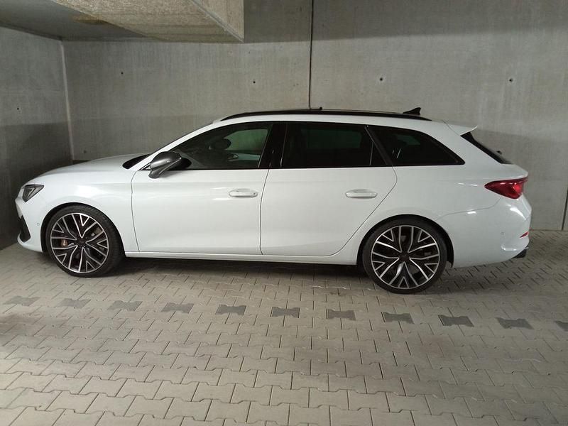 Gebraucht Cupra Leon VZ 300 PS (220 kW) 2023 Weiß Limousine