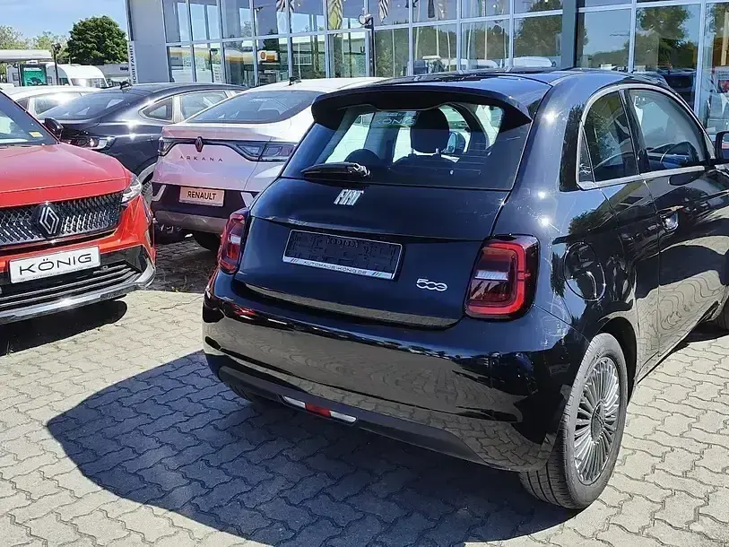 Second-hand Fiat 500e 86 kW (118 CP) 2023 Negru Berlinǎ