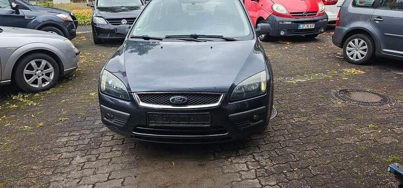 Gebraucht Ford Focus Sport 116 PS (85 kW) 2006 Grau Limousine