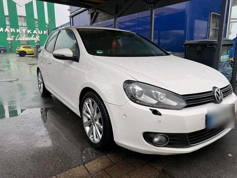 Gebraucht VW Golf VI GTI 122 PS (89 kW) 2011 Weiß Kleinwagen