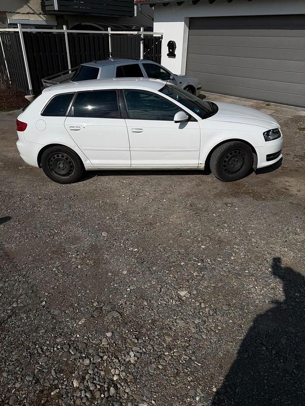 Gebraucht Audi A3 124 PS (91 kW) 2011 Weiß Kleinwagen