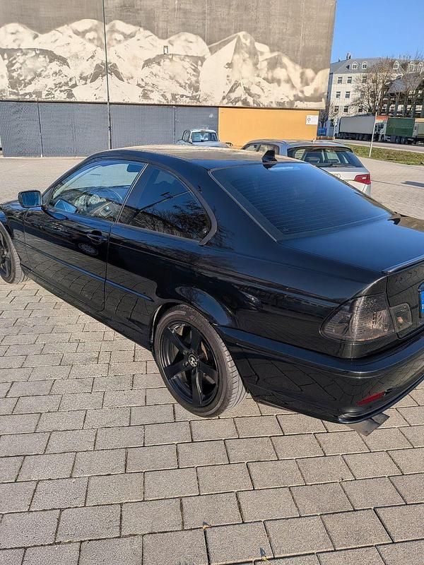 Second-hand BMW 330 231 CP (169 kW) 2001 Negru Coupe