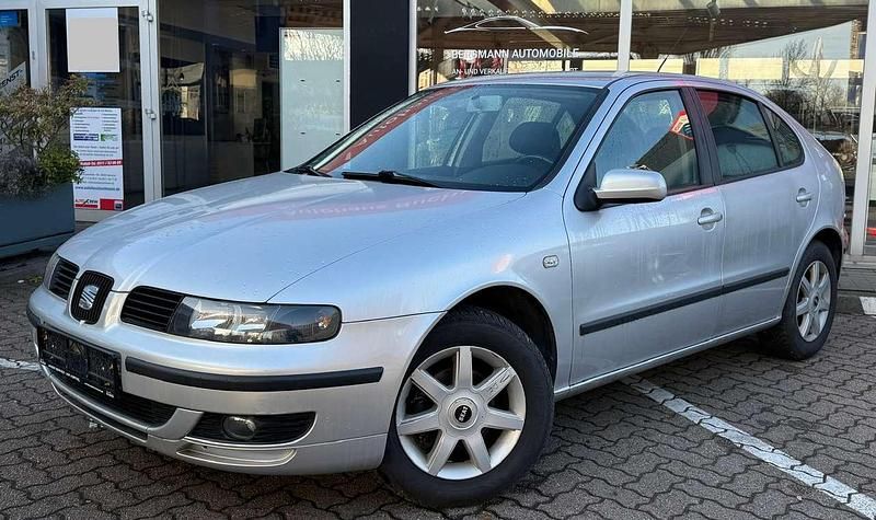 Silber Gebraucht 2003 Seat Leon Limousine | 1.590 € (Fairer Preis) - Bild 1/4