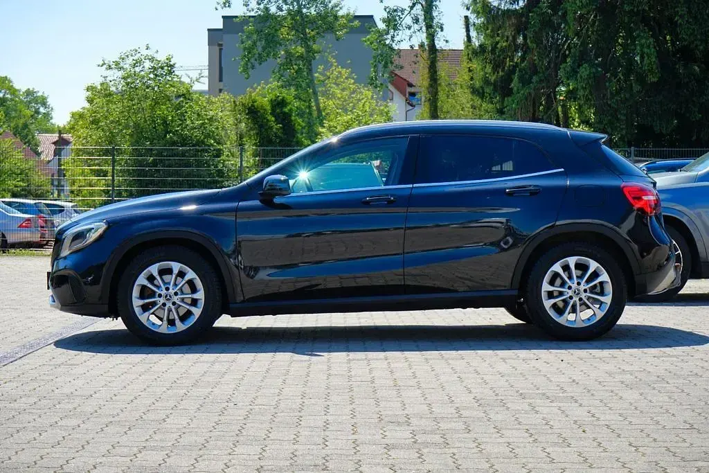 Gebraucht Mercedes GLA200 156 PS (114 kW) 2018 Schwarz SUV