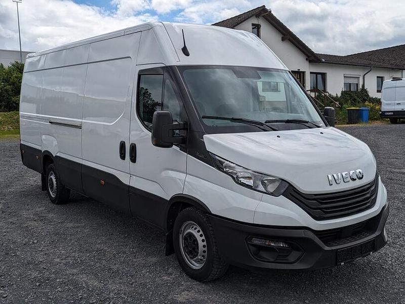 Weiß Gebraucht 2023 Iveco Daily Van / Kleinbus | 23.776 € (Superpreis) - Bild 1/4