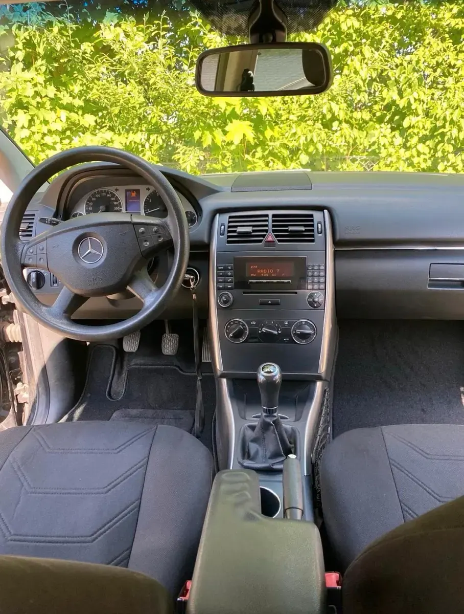 Gebraucht Mercedes B150 95 PS (69 kW) 2007 Schwarz Van / Kleinbus