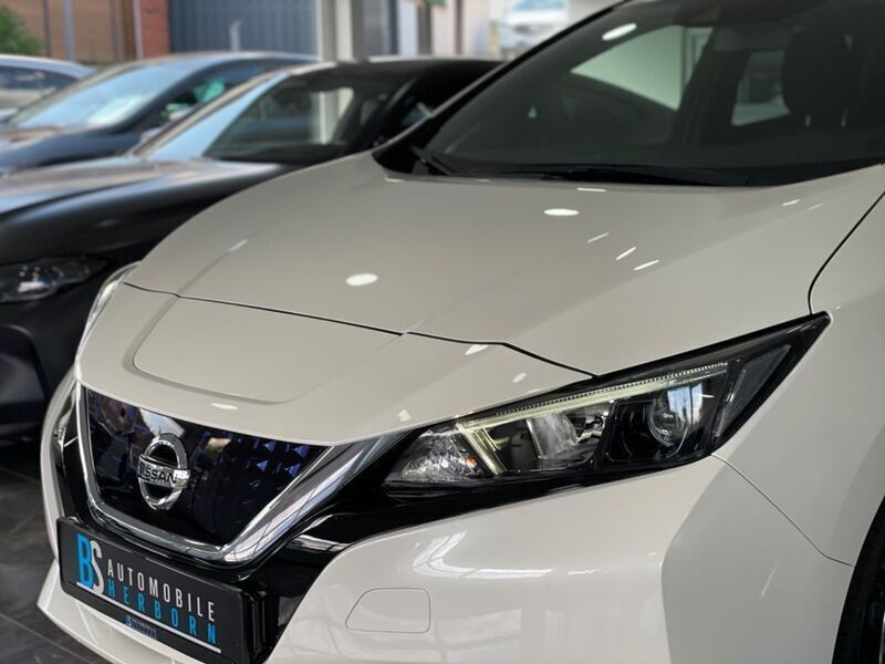 Gebraucht Nissan Leaf N-Connecta 110 kW (150 PS) 2020 Weiß Kleinwagen