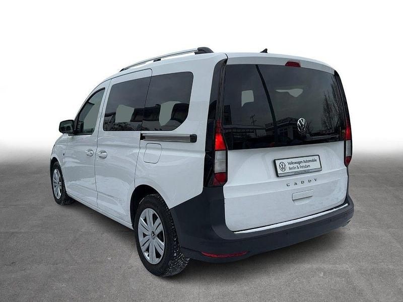 Gebraucht VW Caddy Basis 122 PS (89 kW) 2022 Candyweiß/candyweiß Van / Kleinbus