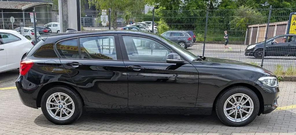 Gebraucht BMW 116 Advantage 109 PS (80 kW) 2015 Schwarz Kleinwagen