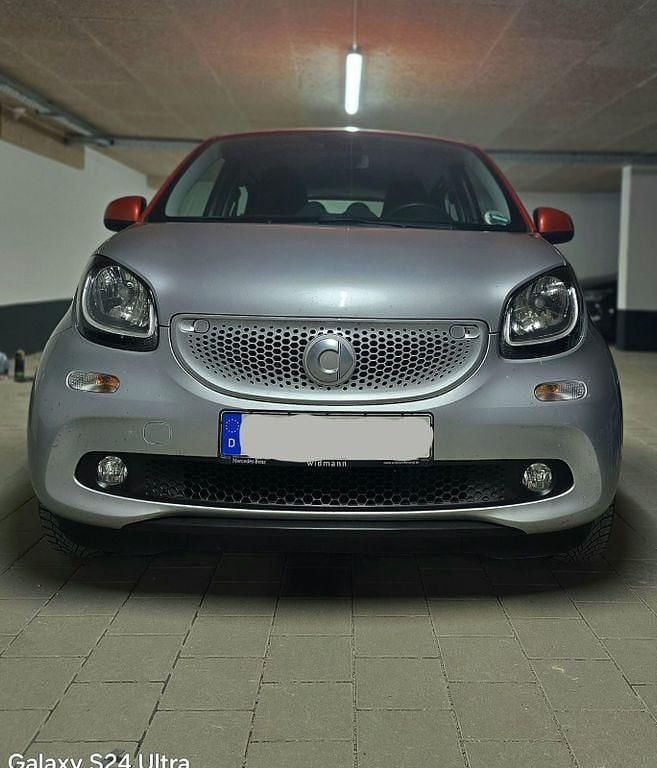 Gebraucht Smart ForFour Passion 71 PS (52 kW) 2016 Silber Kleinwagen