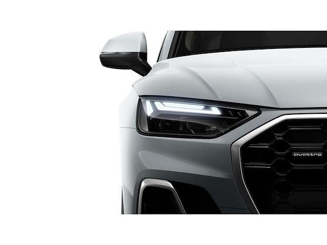 Gebraucht Audi Q5 Basis 204 PS (150 kW) 2024 Gletscherweiß metallic SUV