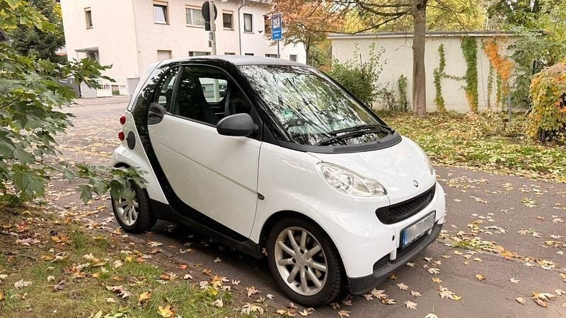 Weiß Gebraucht 2009 Smart ForTwo Coupé Coupé | 2.999 € (Guter Preis) - Bild 1/4