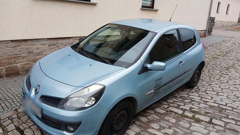 Blau Gebraucht 2007 Renault Clio II Authentique Limousine | 1.800 € (Guter Preis) - Bild 1/4