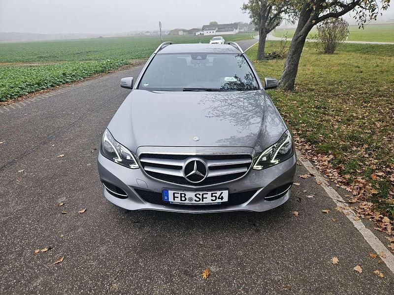Gebraucht Mercedes E220 Avantgarde 170 PS (125 kW) 2015 Kombi