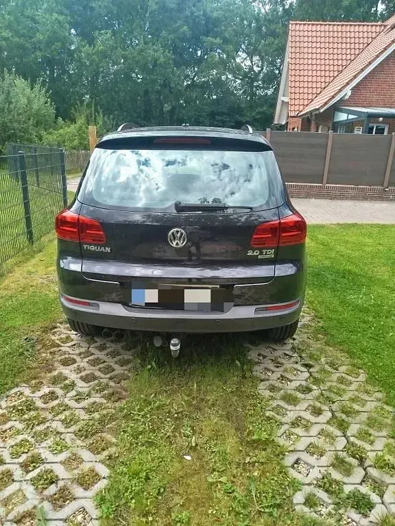 Gebraucht VW Tiguan Trendline 140 PS (102 kW) 2015 Schwarz SUV