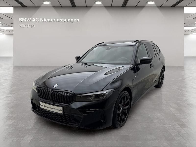 Schwarz Gebraucht 2025 BMW 330e M Sport Kombi | 56.601 € (Fairer Preis) - Bild 1/4