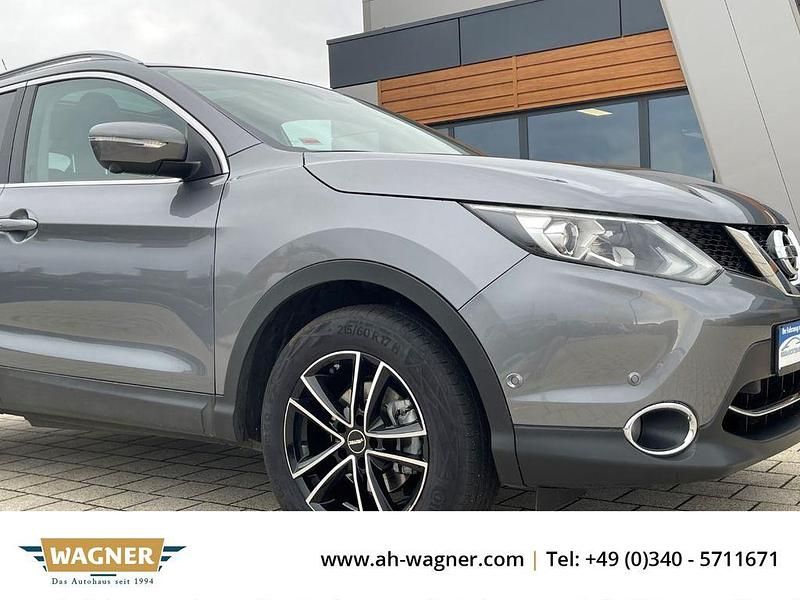 Grau Gebraucht 2014 Nissan Qashqai Tekna SUV | 8.499 € (Superpreis) - Bild 1/4